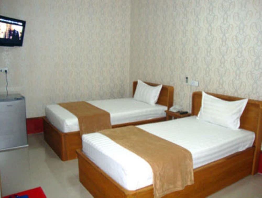 יאנגון Aung Tha Pyay Hotel 3 מראה חיצוני תמונה