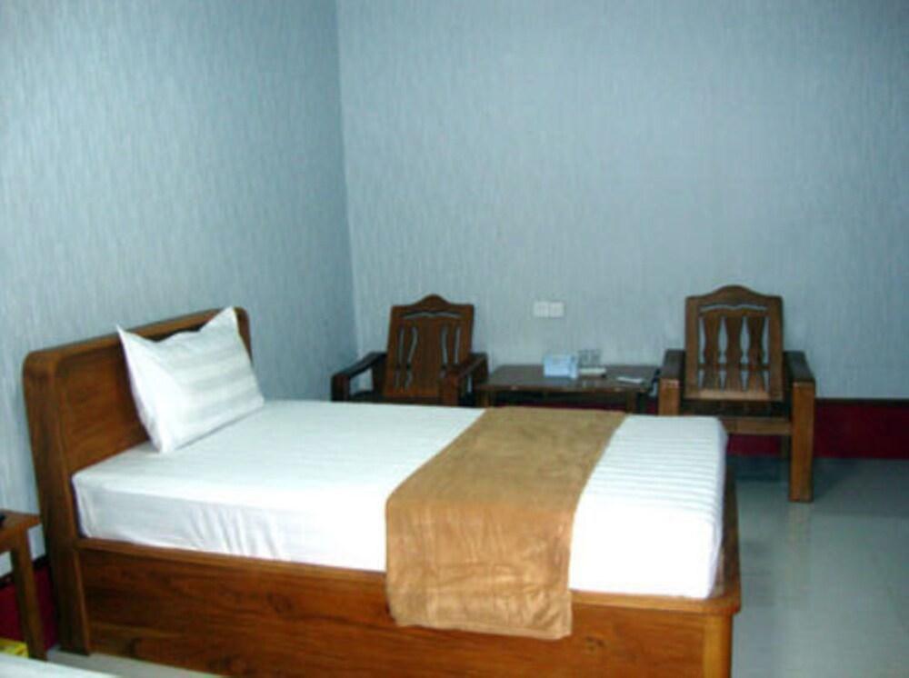 יאנגון Aung Tha Pyay Hotel 3 מראה חיצוני תמונה