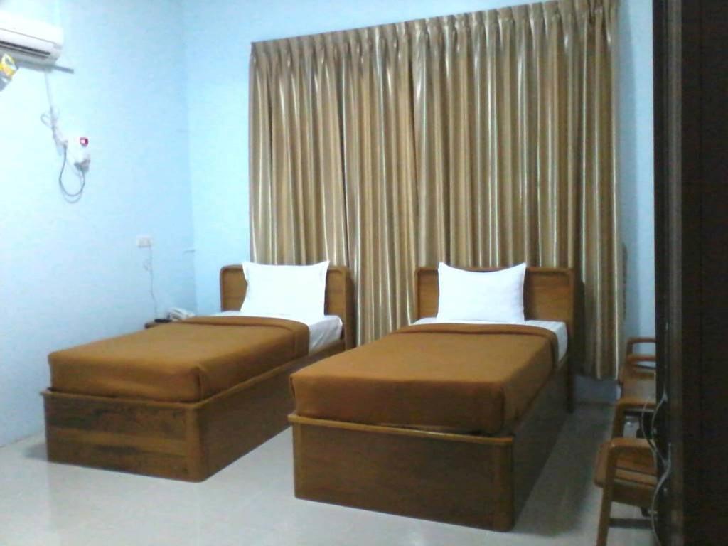 יאנגון Aung Tha Pyay Hotel 3 חדר תמונה