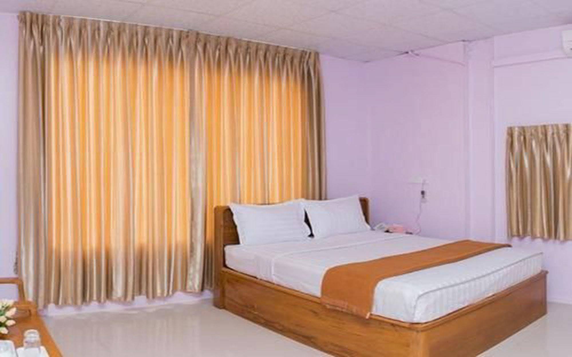 יאנגון Aung Tha Pyay Hotel 3 מראה חיצוני תמונה