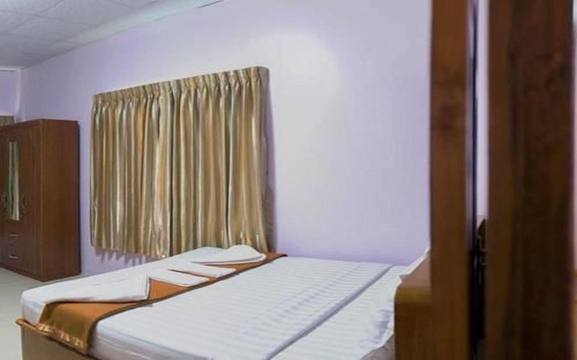 יאנגון Aung Tha Pyay Hotel 3 מראה חיצוני תמונה