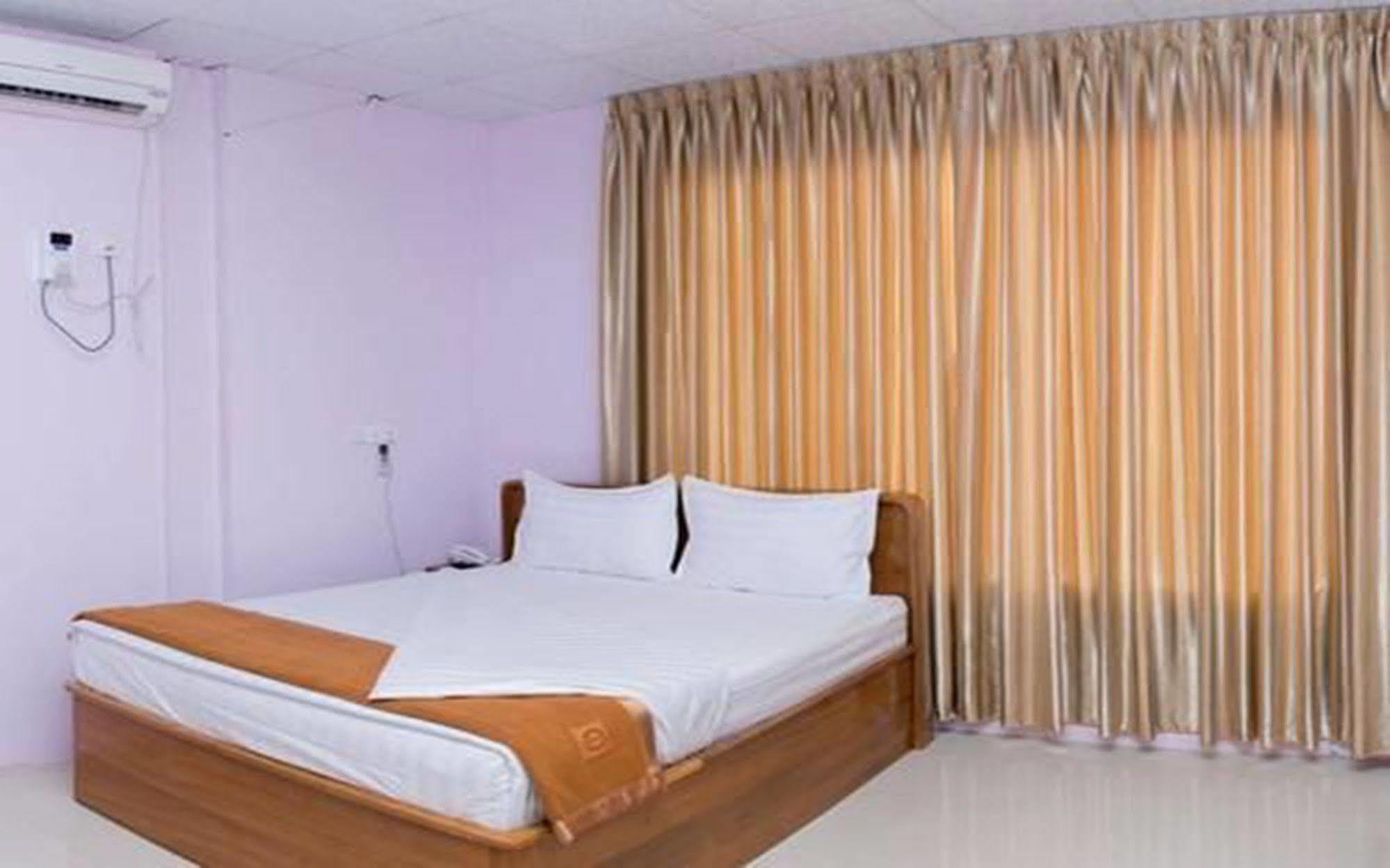 יאנגון Aung Tha Pyay Hotel 3 מראה חיצוני תמונה